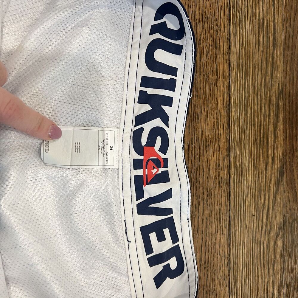 Quiksilver Men's 22 Inch Boardshorts with Liner (NY Yankees Pinstripe, Size 34) - Picture 4 of 5
